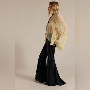 NWT WE THE FREE LIVE WIRE FLARE JEANS